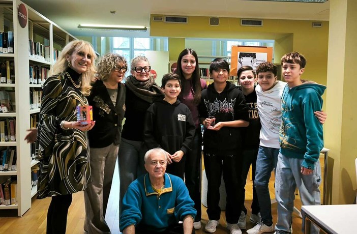 La squadra vincitrice delle scuole De Amicis La squadra vincitrice delle scuole De Amicis
