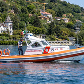 Superlavoro della Guardia Costiera nel weekend di Ferragosto sul lago Maggiore: 400 controlli e 13 salvataggi