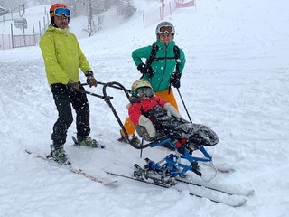 Papà Andrea, mamma Daniela e Martina sulla neve Papà Andrea, mamma Daniela e Martina sulla neve