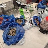 Il materiale sequestrato a Malpensa Il materiale sequestrato a Malpensa