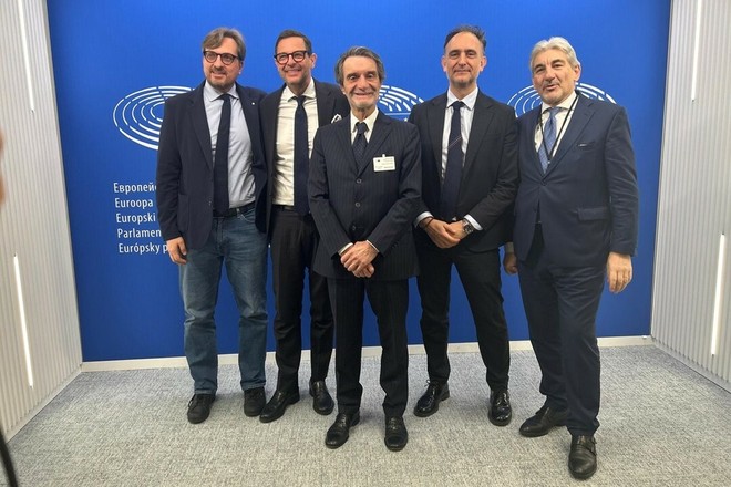 Missione Lombardia a Bruxelles. Fontana incontra vicepresidente Sberna: «Inaccettabile depotenziare ruolo regioni attraverso gestione centralizzata dei fondi» Missione Lombardia a Bruxelles. Fontana incontra vicepresidente Sberna: «Inaccettabile depotenziare ruolo regioni attraverso gestione centralizzata dei fondi»