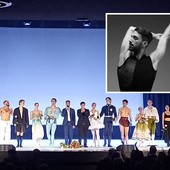 Ballerini sul palco del Teatro Sociale per il Gala Internazionale della Danza. Nel riquadro Marco Palamone
