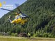 Uno degli elicotteri del reparto volo della Guardia di Finanza di Varese in azione sulle montagne Uno degli elicotteri del reparto volo della Guardia di Finanza di Varese in azione sulle montagne