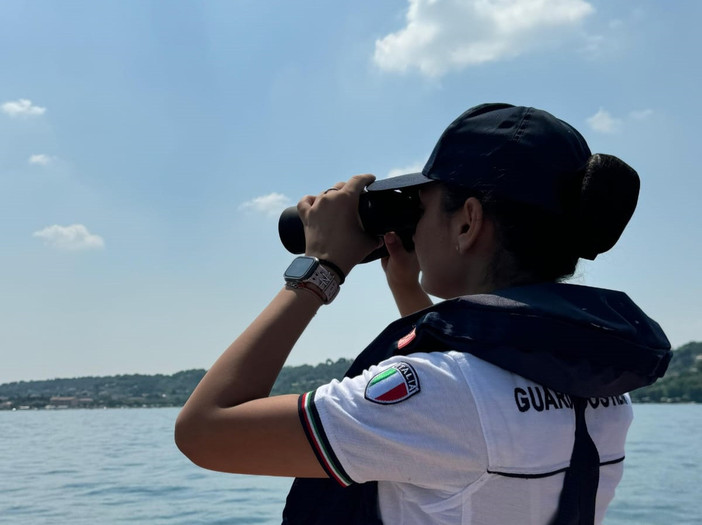 Con la Guardia Costiera il lago Maggiore è più sicuro: 115 persone soccorse e 126 sanzioni elevate Con la Guardia Costiera il lago Maggiore è più sicuro: 115 persone soccorse e 126 sanzioni elevate