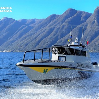 Soccorsa un'imbarcazione in avaria nella tratta di decollo dell'idroscalo comasco