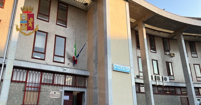 Bimba di tre anni molestata fuori dall'asilo: arrestato un extracomunitario Bimba di tre anni molestata fuori dall'asilo: arrestato un extracomunitario