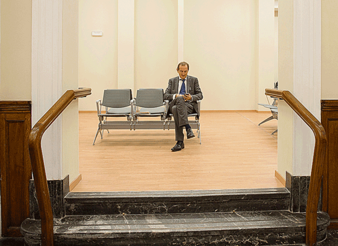 Il sindaco Antonelli, notoriamente allergico ai rimpasti, attende l'esisto delle trattative dei partiti di centrodestra. L'ultima parola spetta a lui Il sindaco Antonelli, notoriamente allergico ai rimpasti, attende l'esisto delle trattative dei partiti di centrodestra. L'ultima parola spetta a lui