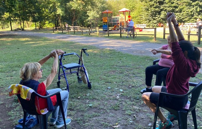 Ginnastica dolce per persone fragili: nuova opportunità nella palestra a cielo aperto