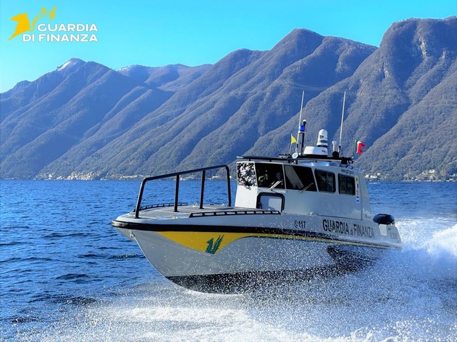 Soccorsa un'imbarcazione in avaria nella tratta di decollo dell'idroscalo comasco