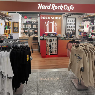 Hard Rock Cafe “vola” a Malpensa. Nuova apertura al Terminal 1