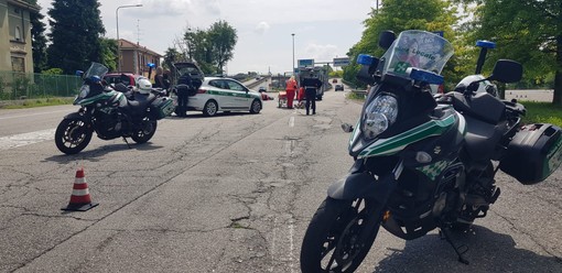 Incidente sul Sempione: motociclista a terra ai Cinque Ponti