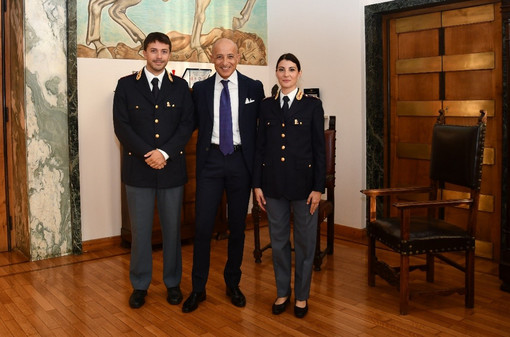 La polizia di Stato accoglie due nuovi funzionari per la Questura di Varese La polizia di Stato accoglie due nuovi funzionari per la Questura di Varese