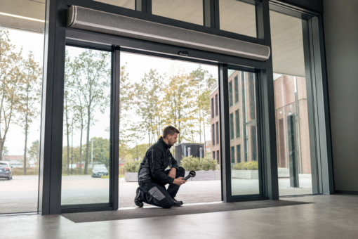 Installare una barriera a lama d’aria: potenza, dimensioni e posizionamento da valutare Installare una barriera a lama d’aria: potenza, dimensioni e posizionamento da valutare