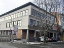 Vietati ombelico scoperto, vestiti corti e unghie lunghe: a Varese l’Istituto scolastico introduce il dress code