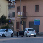 FOTO. Interruzione elettrica, poi il guasto: semafori ko e incidente all’incrocio FOTO. Interruzione elettrica, poi il guasto: semafori ko e incidente all’incrocio