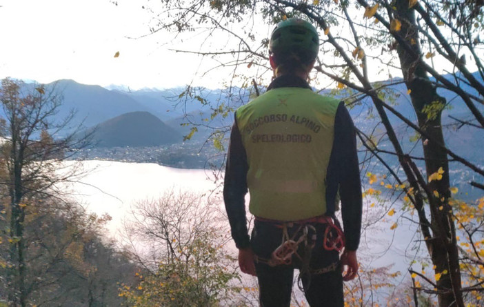 Due escursionisti in difficoltà sul sentiero ai Pizzoni di Laveno: interviene il soccorso alpino Due escursionisti in difficoltà sul sentiero ai Pizzoni di Laveno: interviene il soccorso alpino