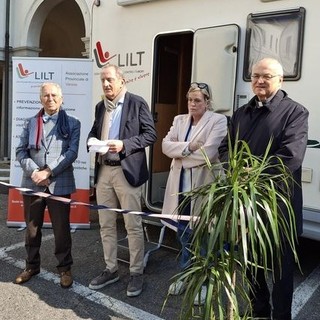 Inaugurazione di un camper donato a Lilt, uno dei mezzi utilizzati per portare la prevenzione nei quartieri