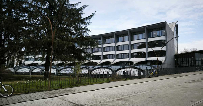 Violenza alla fermata del pullman, lo sgomento dell’Isis Facchinetti: «Un episodio che ci addolora e preoccupa»