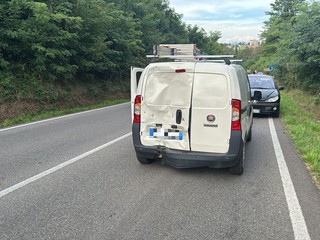 Le immagini dell'incidente stradale tra una moto e un'auto sulla Sp26 tra Jerago ed Albizzate