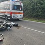 Le immagini dell'incidente stradale tra una moto e un'auto sulla Sp26 tra Jerago ed Albizzate