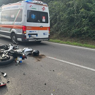 Le immagini dell'incidente stradale tra una moto e un'auto sulla Sp26 tra Jerago ed Albizzate