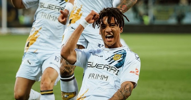 Kevin Zeroli esulta dopo il gol al Modena (foto profilo instagram @ssjuvestabia) Kevin Zeroli esulta dopo il gol al Modena (foto profilo instagram @ssjuvestabia)