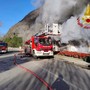 L'incendio sviluppatosi in un grande negozio di via XXV Aprile a Laveno Mombello