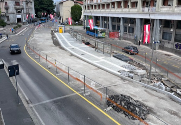 Asfaltatura Largo Tosi, da domani lavori su due corsie