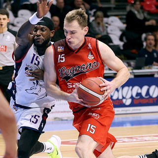 Terza  sconfitta consecutiva per i Knights, sfuma il primato