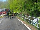 Le immagini dell'incidente mortale di sabato pomeriggio sulla provinciale a Luino nei pressi della diga di Creva