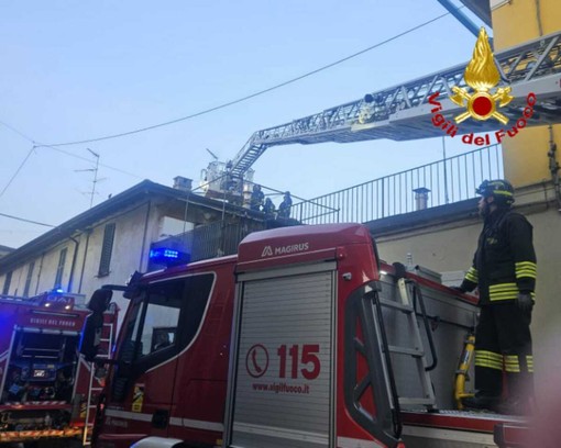 Le immagini dell'intervento dei vigili del fuoco a Lonate Pozzolo Le immagini dell'intervento dei vigili del fuoco a Lonate Pozzolo