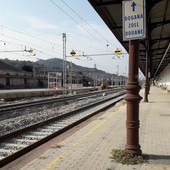 Manutenzione ferroviaria Luino-Laveno: treni limitati e autobus sostitutivi dal 3 al 9 aprile
