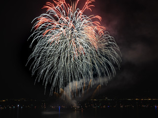 Lo spettacolo dei fuochi d'artificio sul lago sarà il clou del Ferragosto Lavenese