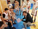 coach Luca Taverna durante un timeout (foto Rovelli)