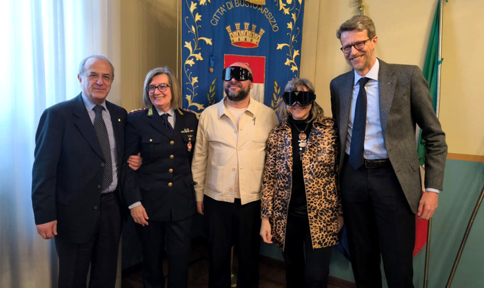 L’ebbrezza simulata per salvare vite reali: cento neopatentati delle scuole bustocche alla prova dei visori