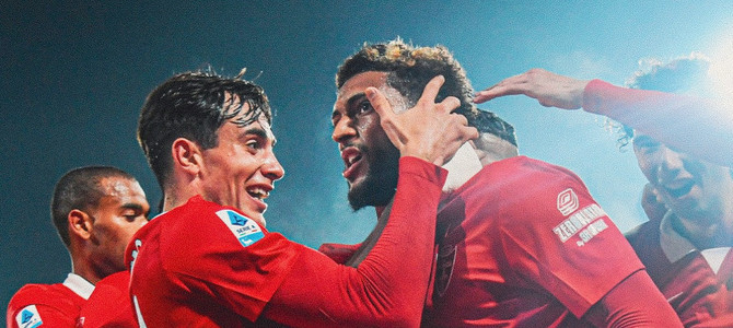 Leonardo Colombo festeggia Varela dopo il gol del momentaneo 1-1 (foto profilo instagram @acmonza) Leonardo Colombo festeggia Varela dopo il gol del momentaneo 1-1 (foto profilo instagram @acmonza)