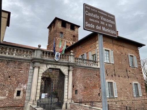 Il municipio di Fagnano Olona. Dentro al Castello c'è fibrillazione nella maggioranza
