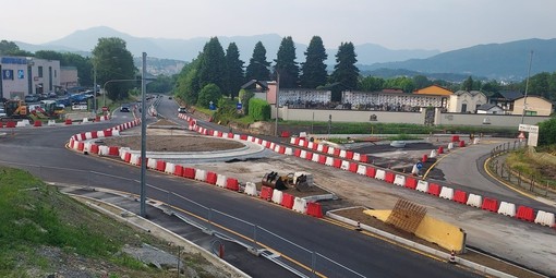 La rotonda di Malgesso sulla superstrada aperta al traffico