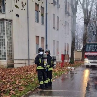 L'intervento dei vigili del fuoco all'ospedale Sacco di Milano