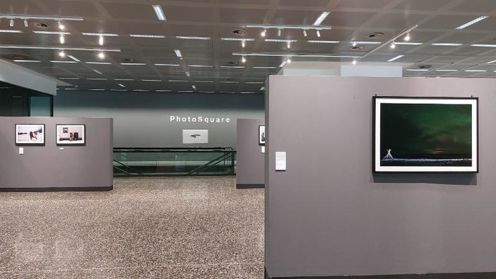 Fotografia, moda e design negli aeroporti di Milano per il Salone del Mobile