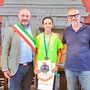Michelle Spinoni della Ju Green premiata dal sindaco di Somma Lombardo