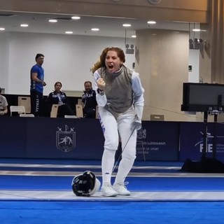 Marta Cammilletti esulta un attimo dopo aver vinto all'ultima stoccata contro la russa Biryukova