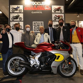 La premiazione della moto Mv Agusta dedicata a Giacomo Agostini
