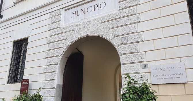 Rimpasto a Busto, a rischio un assessore della Lega. Ma prima si passa dalle segreterie provinciali