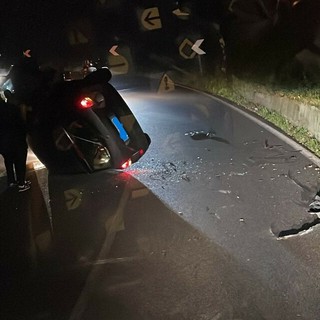 L'auro ribaltata a Malnate