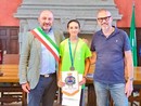 Michelle Spinoni della Ju Green premiata dal sindaco di Somma Lombardo Michelle Spinoni della Ju Green premiata dal sindaco di Somma Lombardo