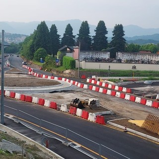 La rotonda di Malgesso sulla superstrada aperta al traffico