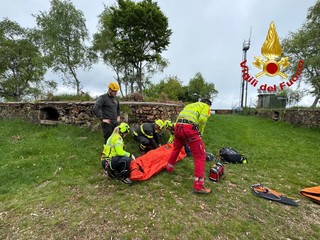 Le operazioni di soccorso a Marchirolo per l'escursionista caduta