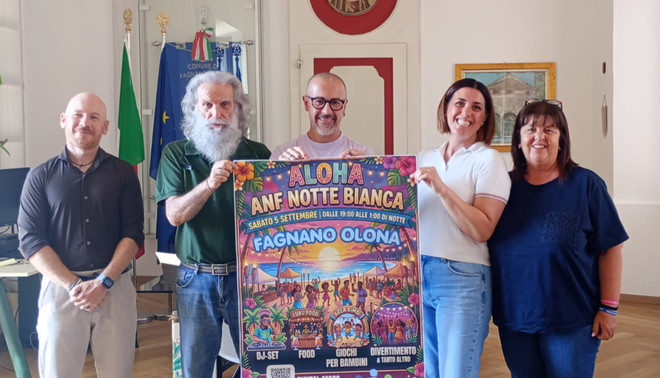 Da sinistra: il sindaco Marco Baroffio, l'assessore Giuseppe Palomba (eventi), Maurizio Baroffio e Stefania Acquaviva di Anf, Daniela Caprioli (assessore al commercio)