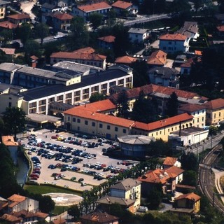 Ospedale di Cittiglio, 200mila euro per l’elisuperficie: «Consentirà l’atterraggio notturno degli elicotteri»